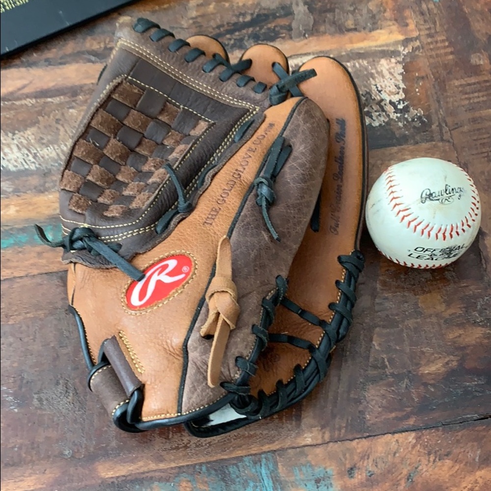 Baseball glove with baseball
